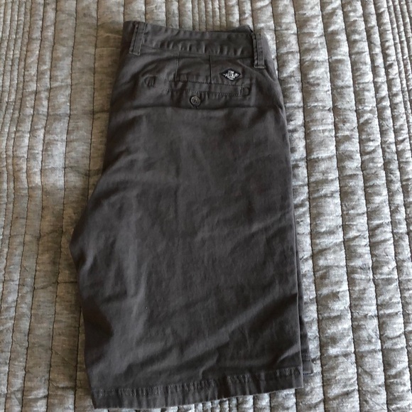 Flag and Anthem Mens shorts - W32 - dark gray. Like new - Picture 2 of 4